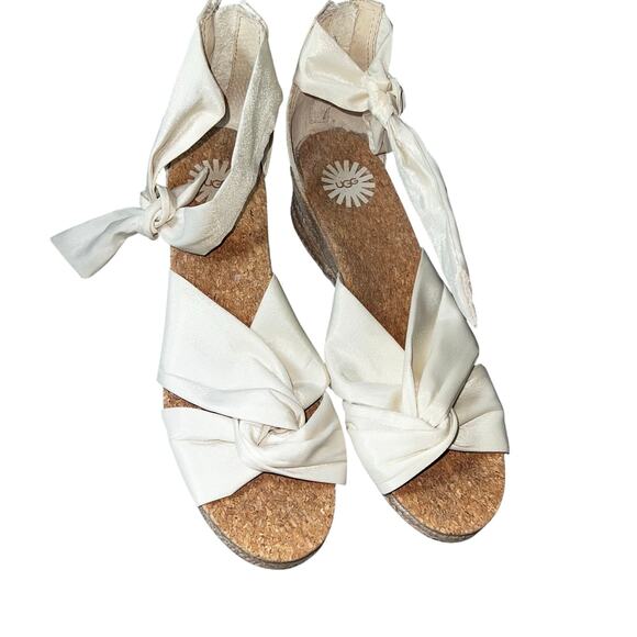 UGG Women's Traci Sandal, Cream Sz 10 Knotted ankle-strap espadrille wedge - Picture 2 of 7